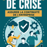 Une femme d'affaires réfléchissant à sa stratégie de gestion de crise dans un bureau.