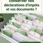 Femme trieuse de documents fiscaux importants sur un bureau, illustrant la gestion des finances