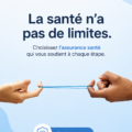 Femme souriante examinant des documents d'assurance santé