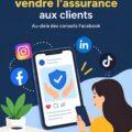 Femme souriante regardant son téléphone, représentant l'utilisation des réseaux sociaux pour vendre de l'assurance.